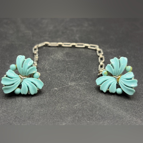 Vintage Blue & Silver Tone Metal Sweater Clip Jewelry Accessory Gift Accessories - Picture 4 of 9